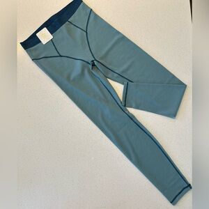 NWT Fabletics Waffle Leggings Arctic Wave/Midnight Wave- Med